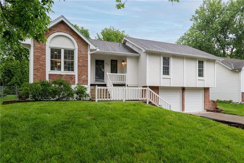 13921 S Summertree Ln, Olathe, KS, 66062-1913 | Card Image
