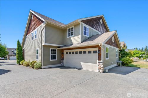 1417 Foxtail St, Lynden, WA, 98264-3905 | Card Image
