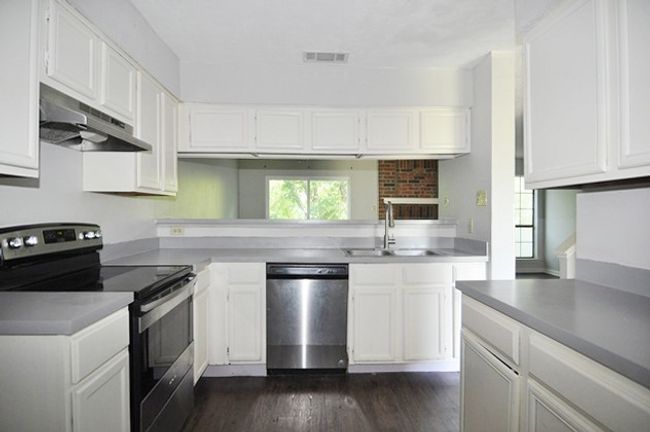 APT-4 - 5502 Loving Dr, Condo with 2 bedrooms, 2 bathrooms and null parking in Garland TX | Image 6