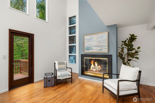 4461 E Mercer Way, House other with 4 bedrooms, 3 bathrooms and null parking in Mercer Island WA | Image 4