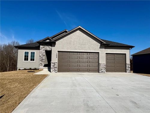 1204 Nw 5th St, Oak Grove, MO, 64075-9143 | Card Image