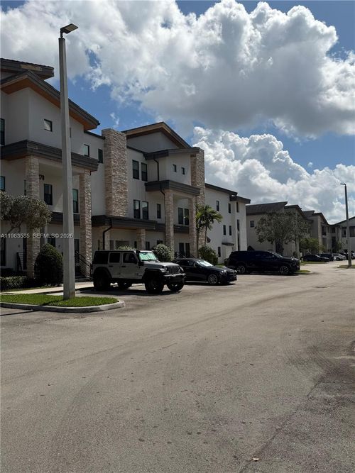 unit-10-10479 Nw 82nd St, Doral, FL, 33178-4408 | Card Image