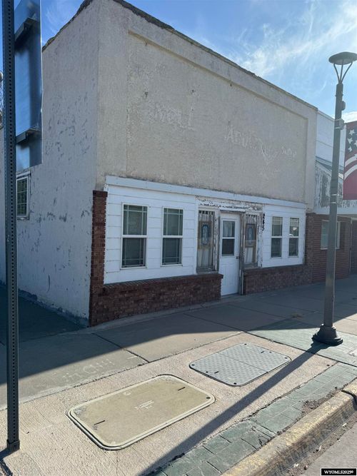 245 Main St, Lingle, WY, 82223-5048 | Card Image