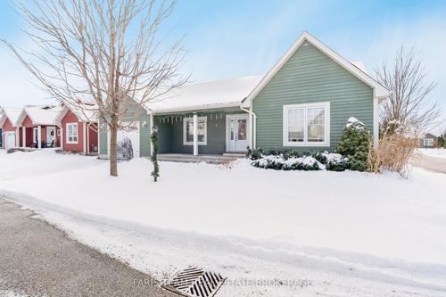 1 Bay Moorings Blvd, Penetanguishene, ON, L9M0A4 | Card Image