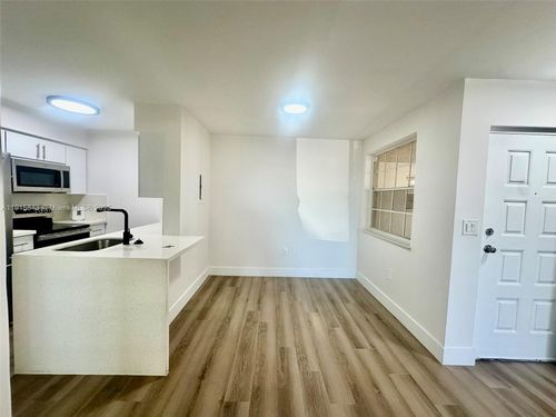 apt-103-2890 N Oakland Forest Dr, Oakland Park, FL, 33309-6425 | Card Image