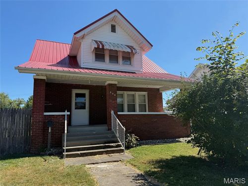 116 S Saint John St, Assumption, IL, 62510-1058 | Card Image
