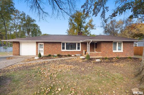 302 W 4th St, Mackinaw, IL, 61755-7580 | Card Image