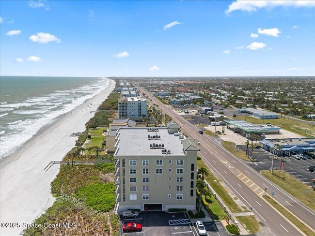 402 - 245 Highway A1a, Condo with 3 bedrooms, 3 bathrooms and null parking in Satellite Beach FL | Image 31