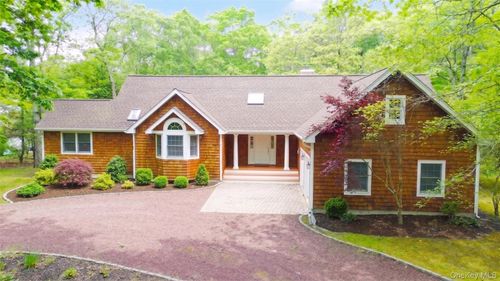 33 Windwood Ct, Westhampton, NY, 11977-1318 | Card Image