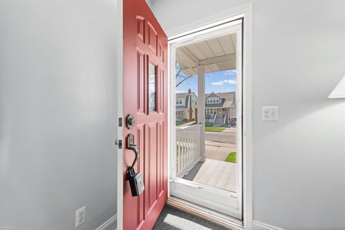 1330 Beaconsfield Ave, Grosse Pointe Park, MI, 48230-1063 | Card Image