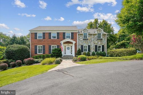 911 Rail Ct, Mclean, VA, 22102-1312 | Card Image