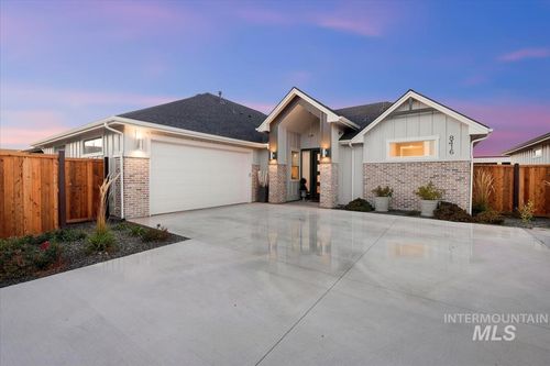 8416 W Meltwater Ln, Eagle, ID, 83616-1038 | Card Image