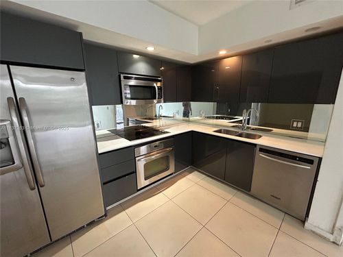 apt-407-31 Se 6th St, Miami, FL, 33131-3099 | Card Image