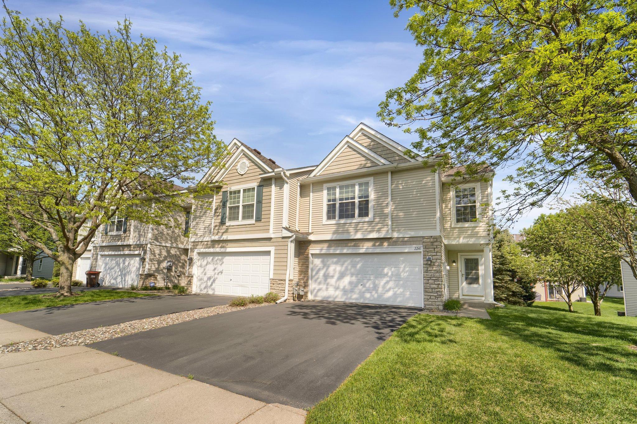 Saint Johns Pl, Saint Paul, MN 55129