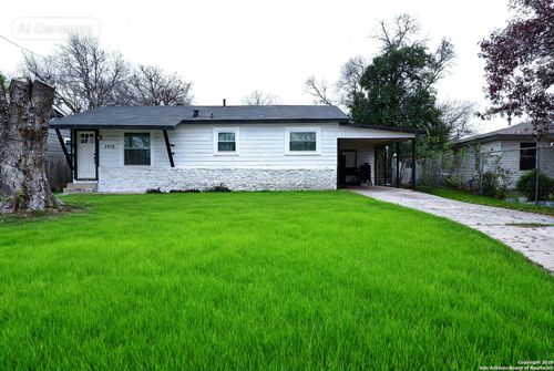 2902 Christian Dr, San Antonio, TX, 78222-2111 | Card Image