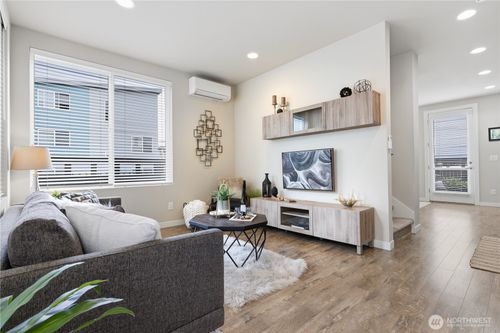 c-3619 Courtland Pl S, Seattle, WA, 98144 | Card Image