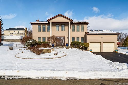 8 Lynch Ct, Garnerville, NY, 10923-1347 | Card Image