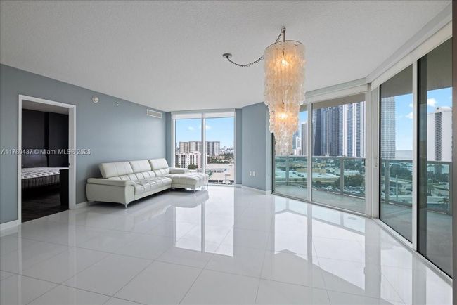 UNIT-1202 - 200 Sunny Isles Blvd, Condo with 3 bedrooms, 2 bathrooms and null parking in Sunny Isles Beach FL | Image 10