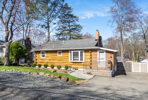 10 Lake Trl E, Wayne, NJ, 07470-4402 | Card Image