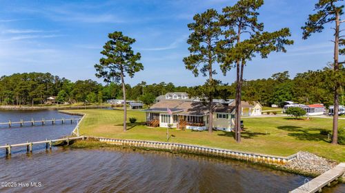 225 Tempe Gut Rd, Bayboro, NC, 28515-9397 | Card Image