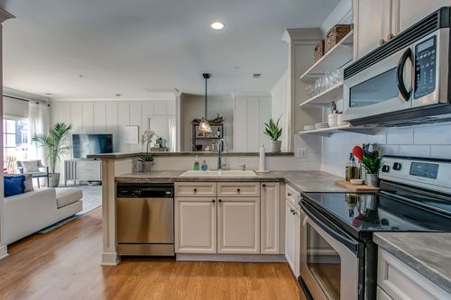 w-5-7230 Althorp Way, Nashville, TN, 37211-7086 | Card Image