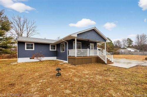 3280 Waltan Rd, Vassar, MI, 48768-9539 | Card Image