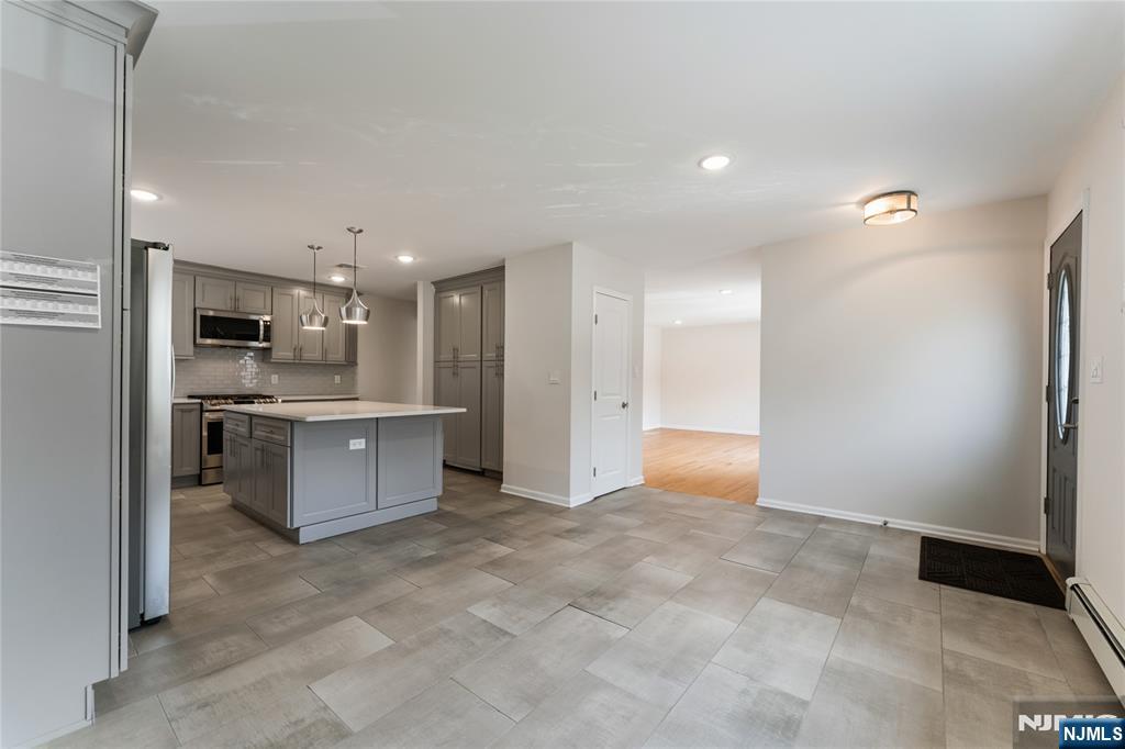 Residential Lease in Palisades Park 4