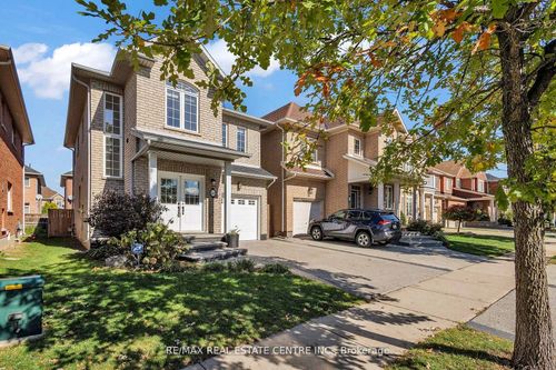86 Glendarling Cres, Stoney Creek, ON, L8E0B1 | Card Image