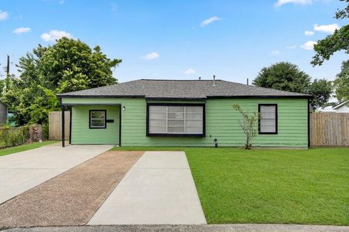 2205 Kingsdale Dr, Deer Park, TX, 77536-5827 | Card Image