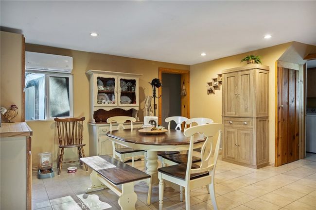 22864 Alder Ln, House other with 1 bedrooms, 2 bathrooms and 4 parking in Crestline CA | Image 10
