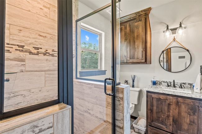Second home upstair en suite bath for bedroom 3 | Image 15