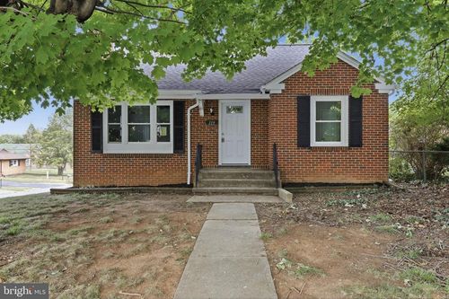 119 N Delaware Ave, MARTINSBURG, WV, 25401-2048 | Card Image