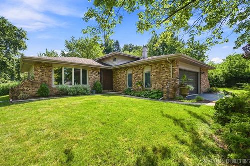 4N849 White Pine Ln, St. Charles, IL, 60175-8530 | Card Image