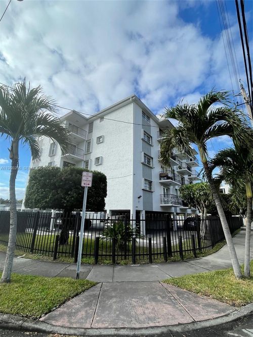 404-2500 Sw 6th St, Miami, FL, 33135-2951 | Card Image