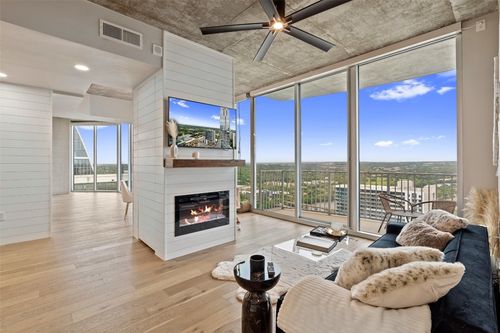 apt-3702-360 Nueces St, Austin, TX, 78701-4276 | Card Image