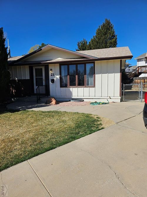 21 Carpenter Place, Pueblo, CO, 81001-1912 | Card Image