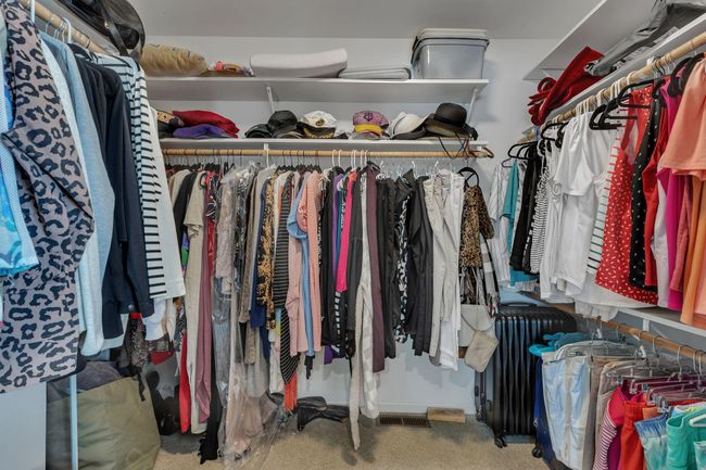 Large walk-in closet | Image 20
