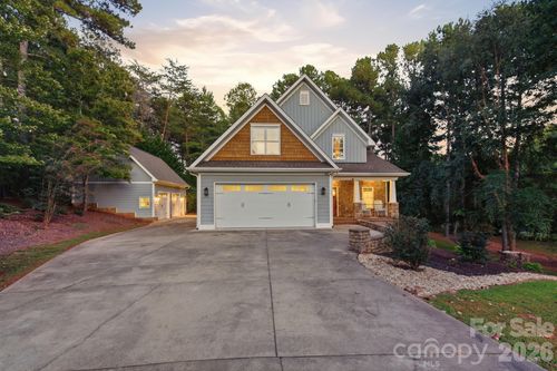 5596 Bridgewater Dr, Granite Falls, NC, 28630-8818 | Card Image