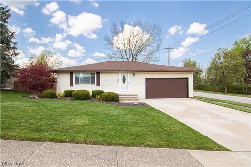 7434 Meadow Ln, Parma, OH, 44134-5938 | Card Image