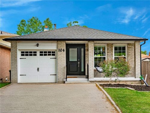104 Golfwood Dr, Hamilton, ON, L9C6W3 | Card Image