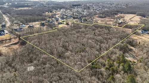 8 Millers Ln, Swansea, MA, 02777-3818 | Card Image