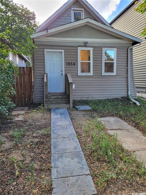 1654 Ottawa St, Regina, SK, S4P1N9 | Card Image