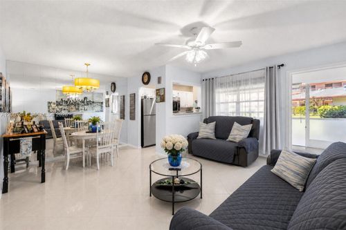h137-5300 Washington St, Hollywood, FL, 33021-7717 | Card Image