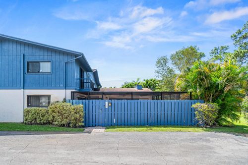 4585 Holly Lake Dr, Lake Worth, FL, 33463-5366 | Card Image