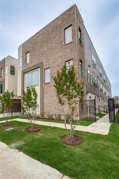 106-2015 N Prairie Ave, Dallas, TX, 75204-7204 | Card Image