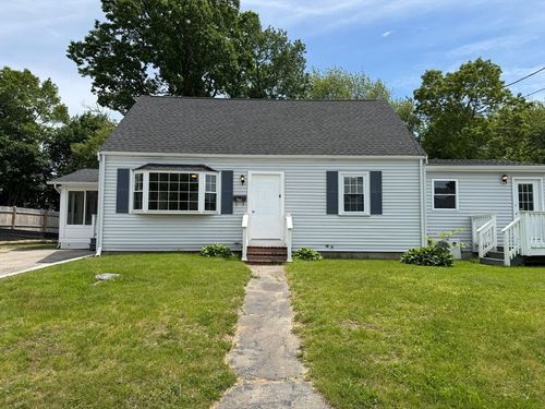 28 Freeman St, Avon, MA, 02322-1105 | Card Image
