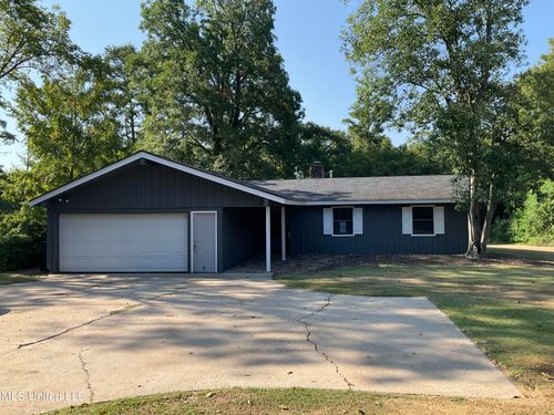 204 Cypress Dr, Indianola, MS, 38751-2416 | Card Image