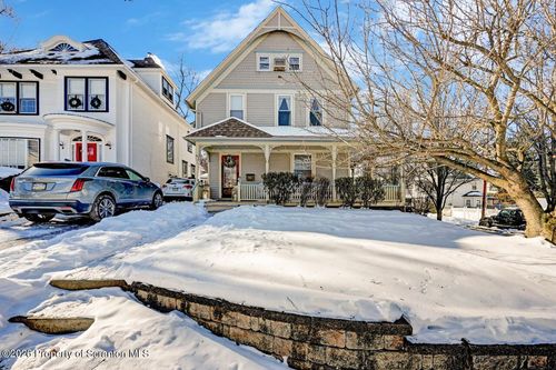 902 Columbia St, Scranton, PA, 18509-1714 | Card Image