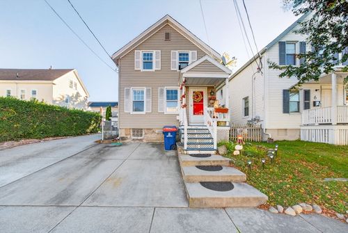 8 Shawmut Ave, New Bedford, MA, 02740-4202 | Card Image