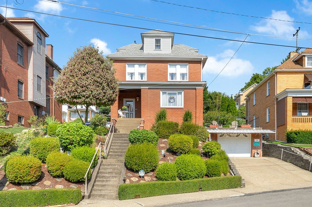 Elm Rd, Ambridge, PA 15003